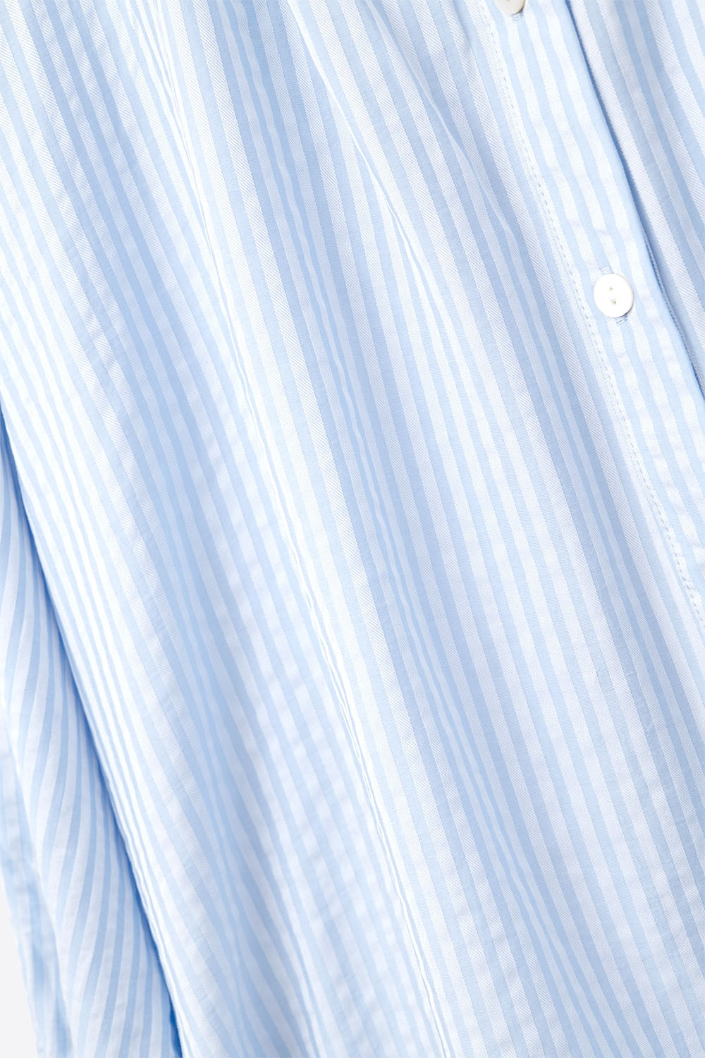 Blusa Listrada com Mangas Bufantes em Azul Bebê