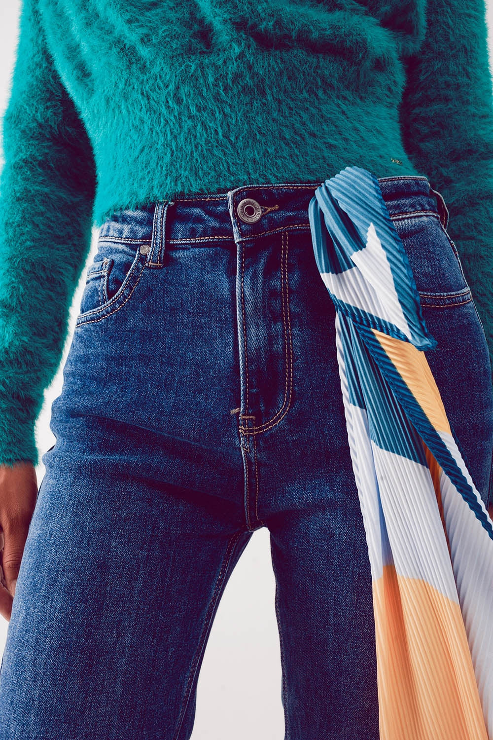 Calças de ganga de corte recto em azul escuro com cintura alta