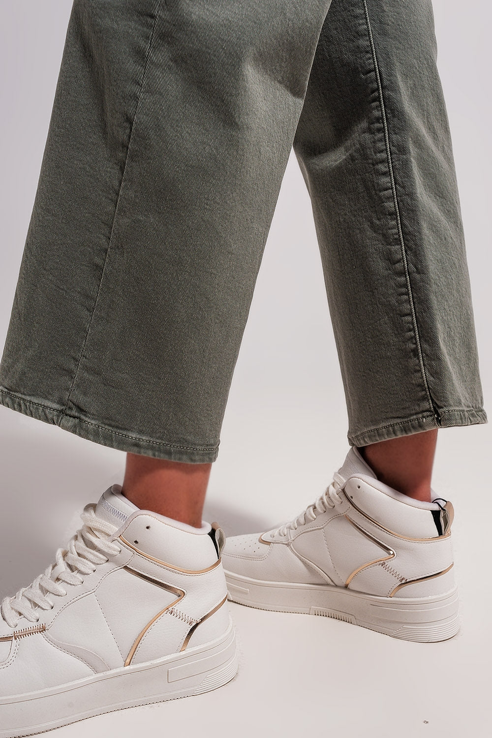 Calças de ganga de perna larga em cinzento