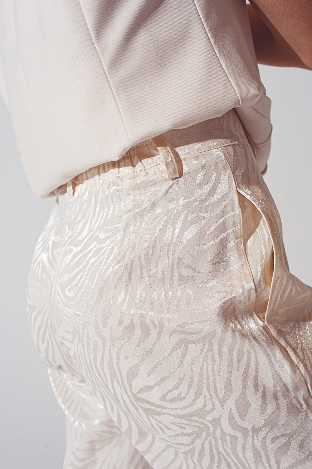 Calças de impressão Zebra soltas em branco