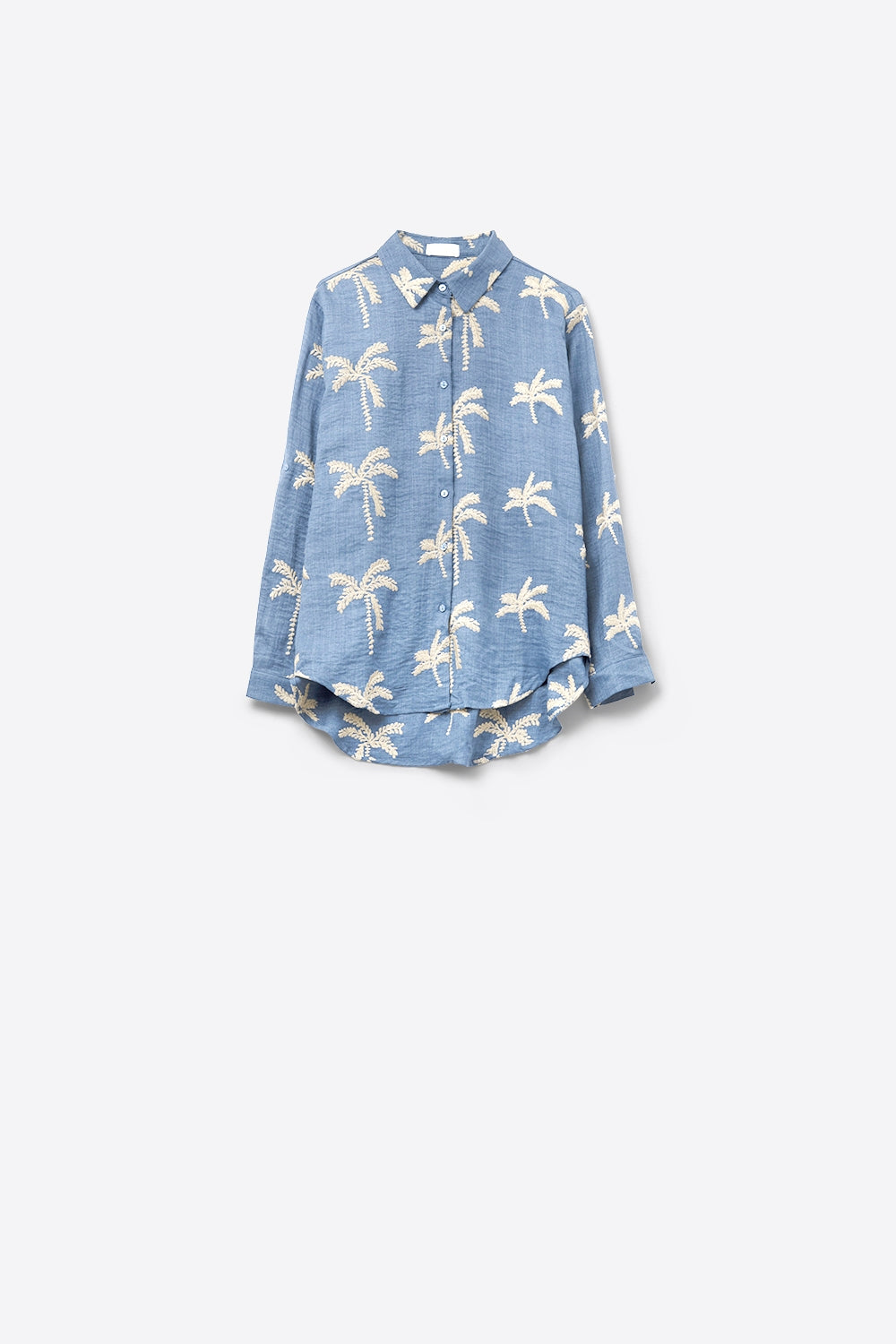 Camisa azul com bordado de palmeira bege