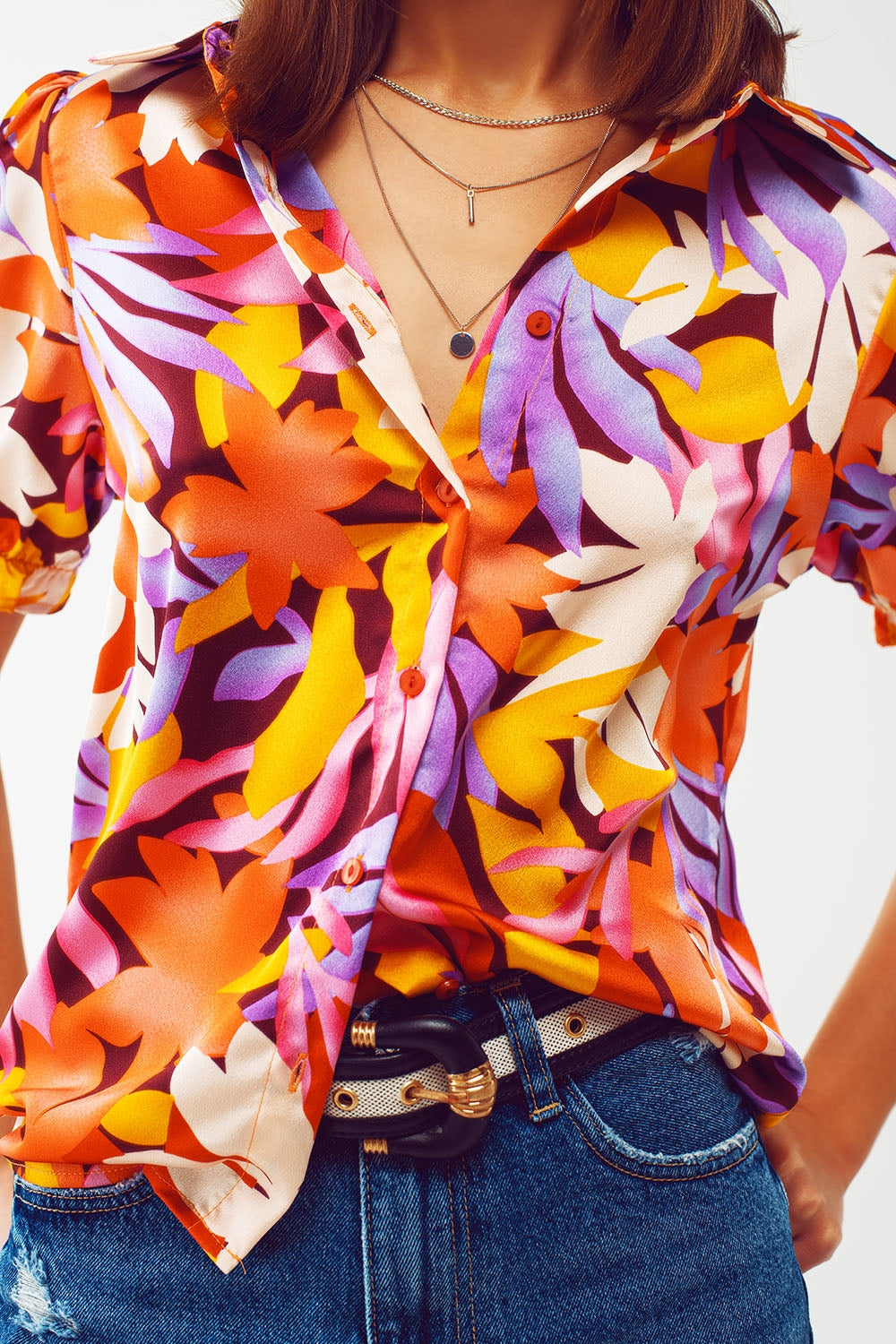 Camisa estampada floral com mangas elásticas em cores variadas