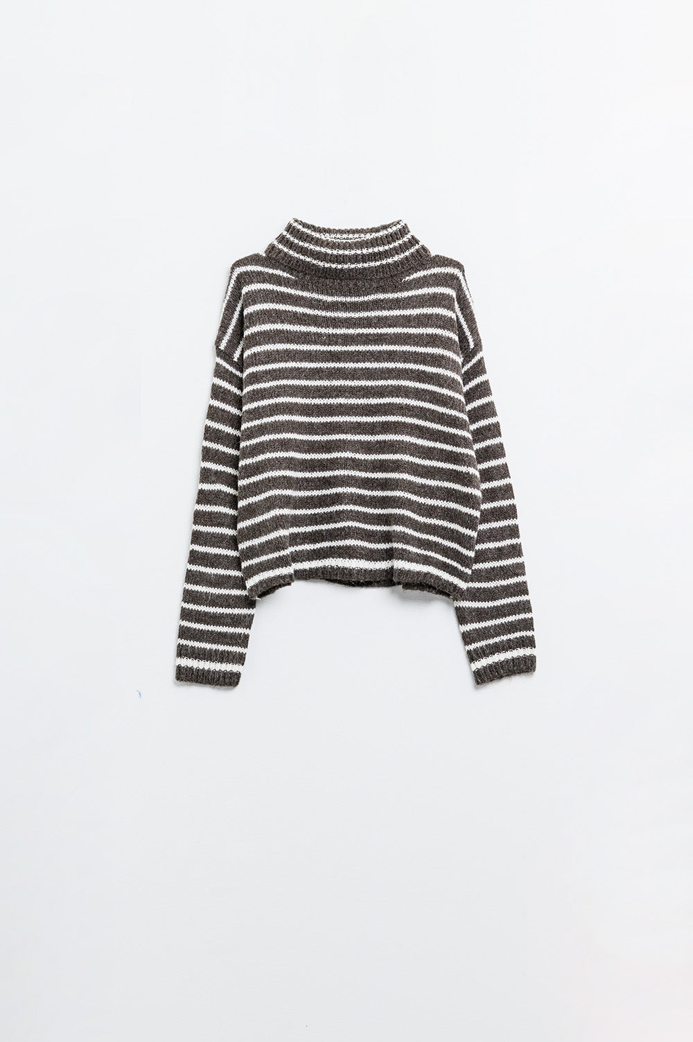 camisola de gola alta às riscas em malha macia castanha