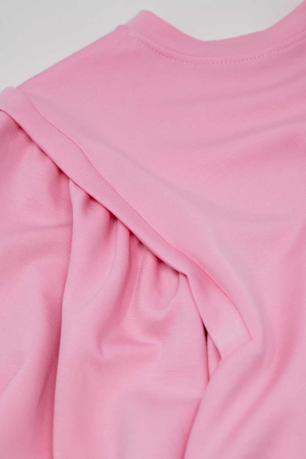 Camisola de manga comprida cor-de-rosa com pormenores de costura frontais nos lados