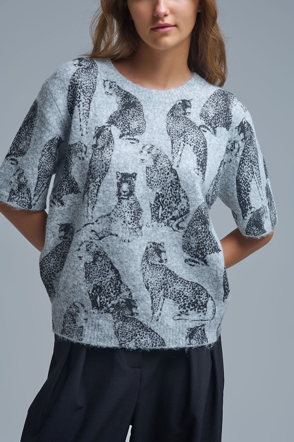 Camisola de manga curta com estampado animal em malha macia cinzenta