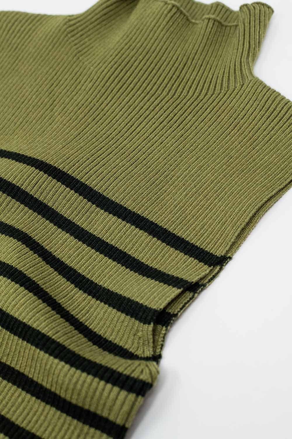 Camisola de tartaruga às riscas em verde azeitona
