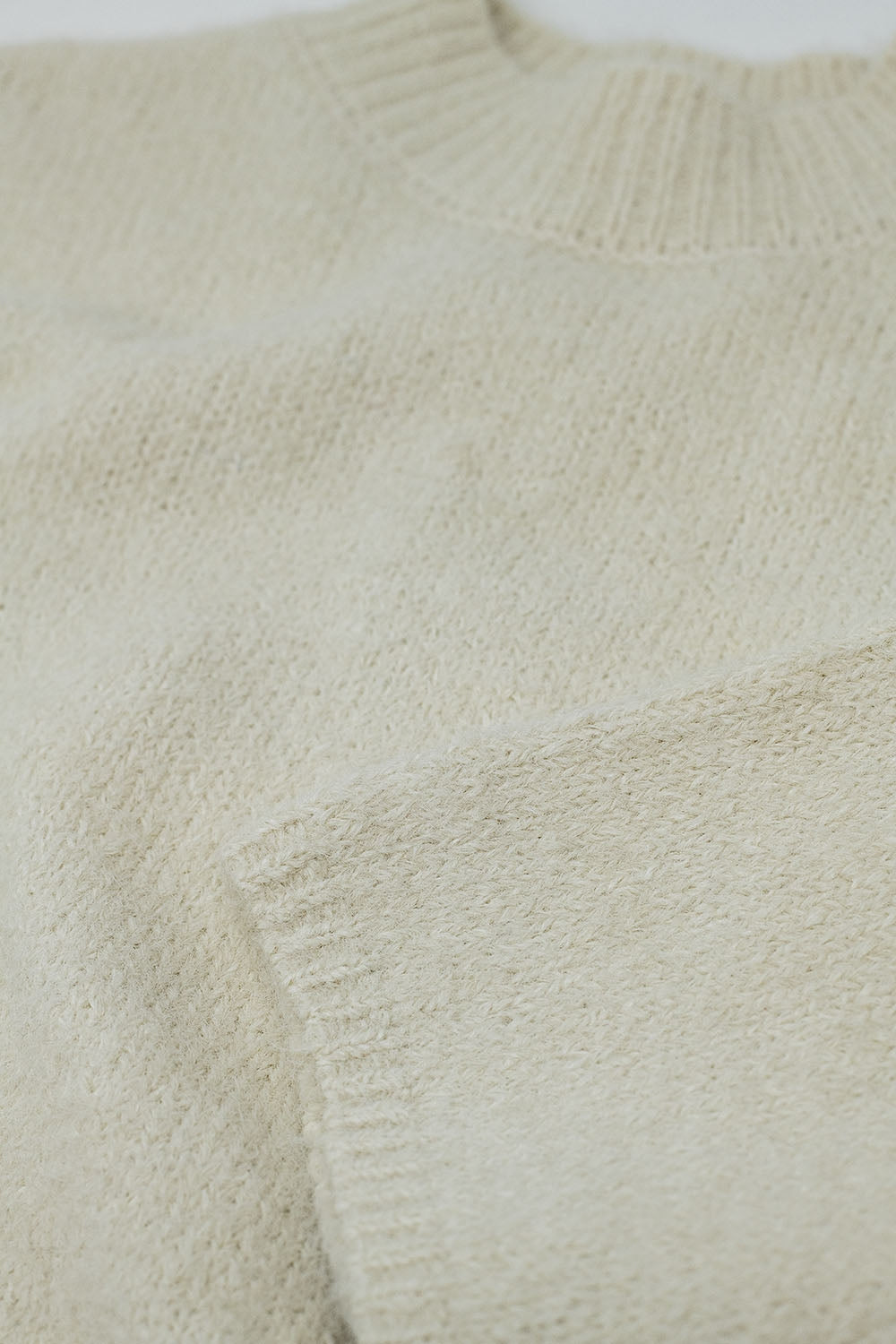 Camisola Relaxed com manga 3/4 e gola redonda em creme