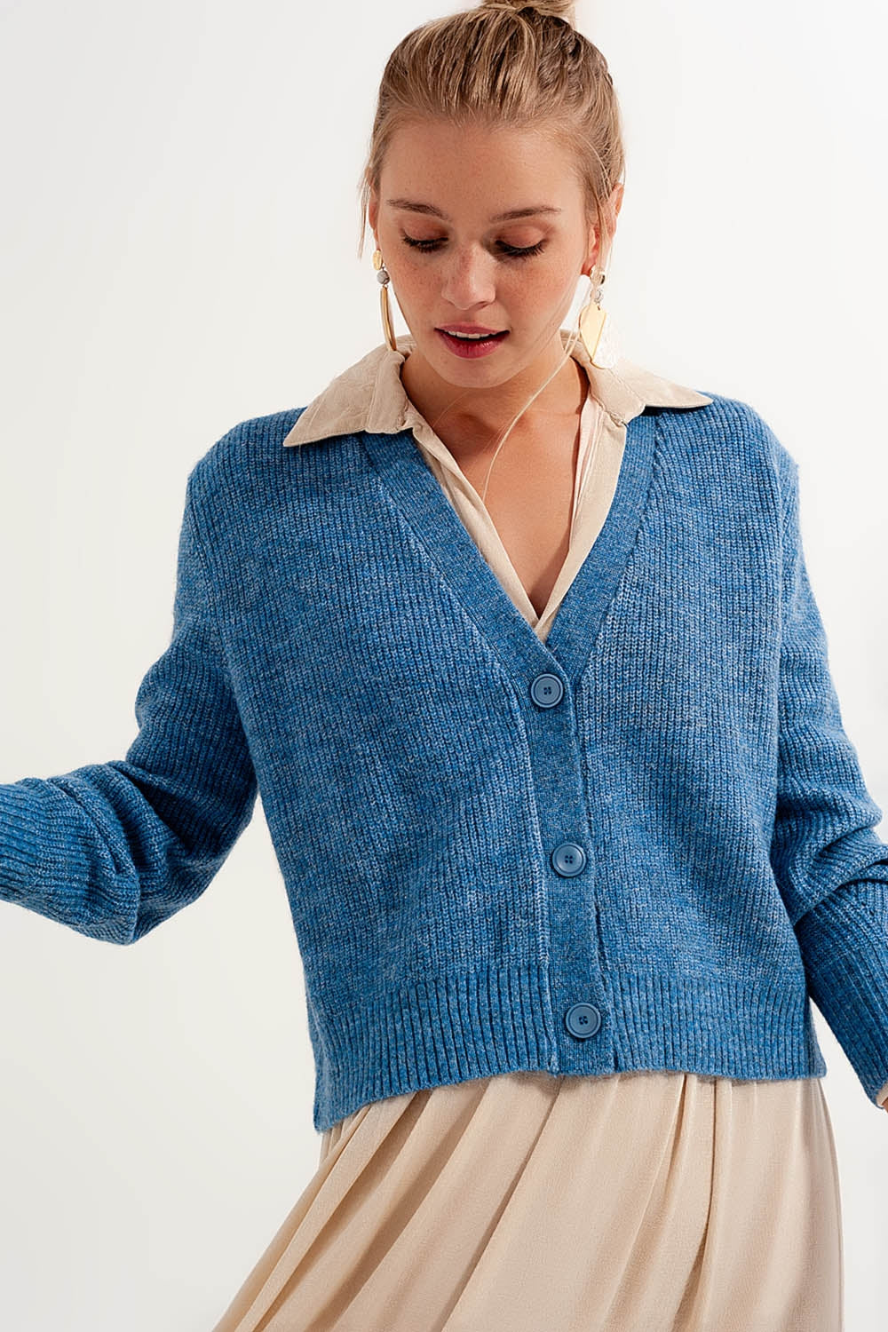 Cardigan azul com botões
