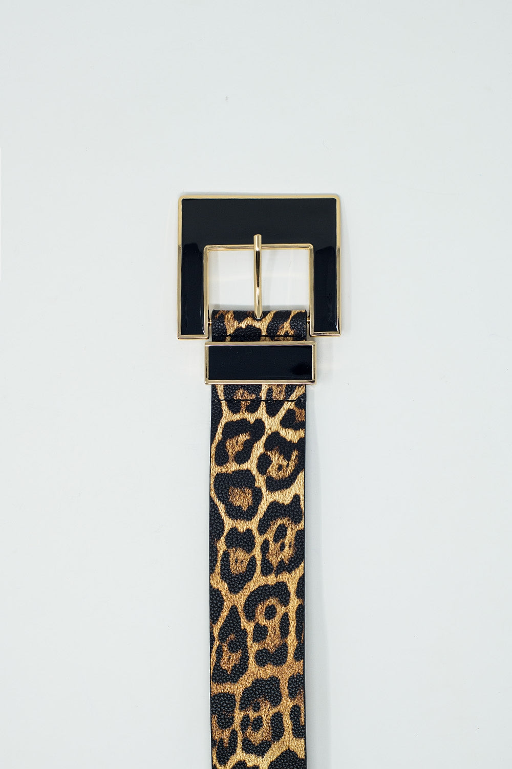 Cinto largo de leopardo com fivela quadrada preta