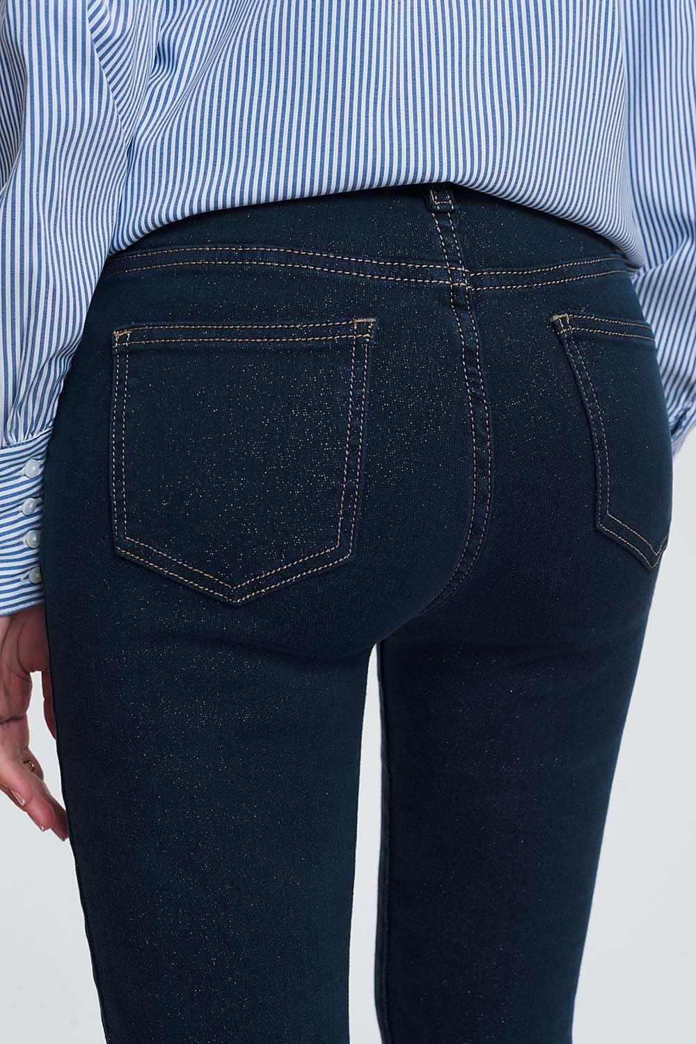 Jeans de cintura alta com lavagem escura