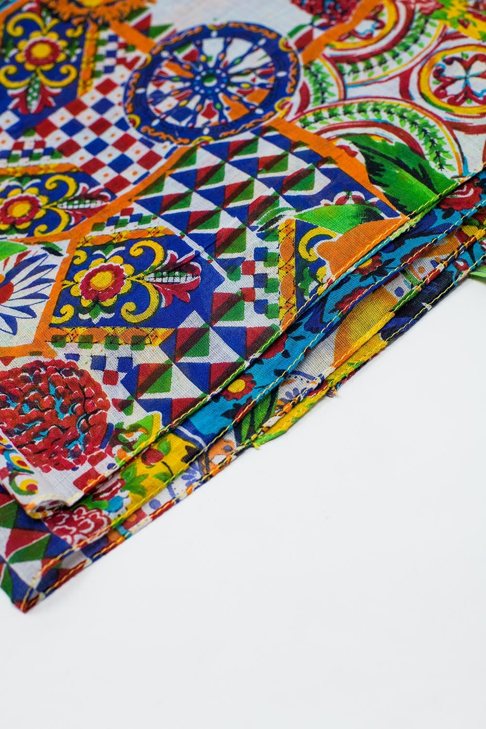 Lenço de seda com estampado abstrato multicolorido