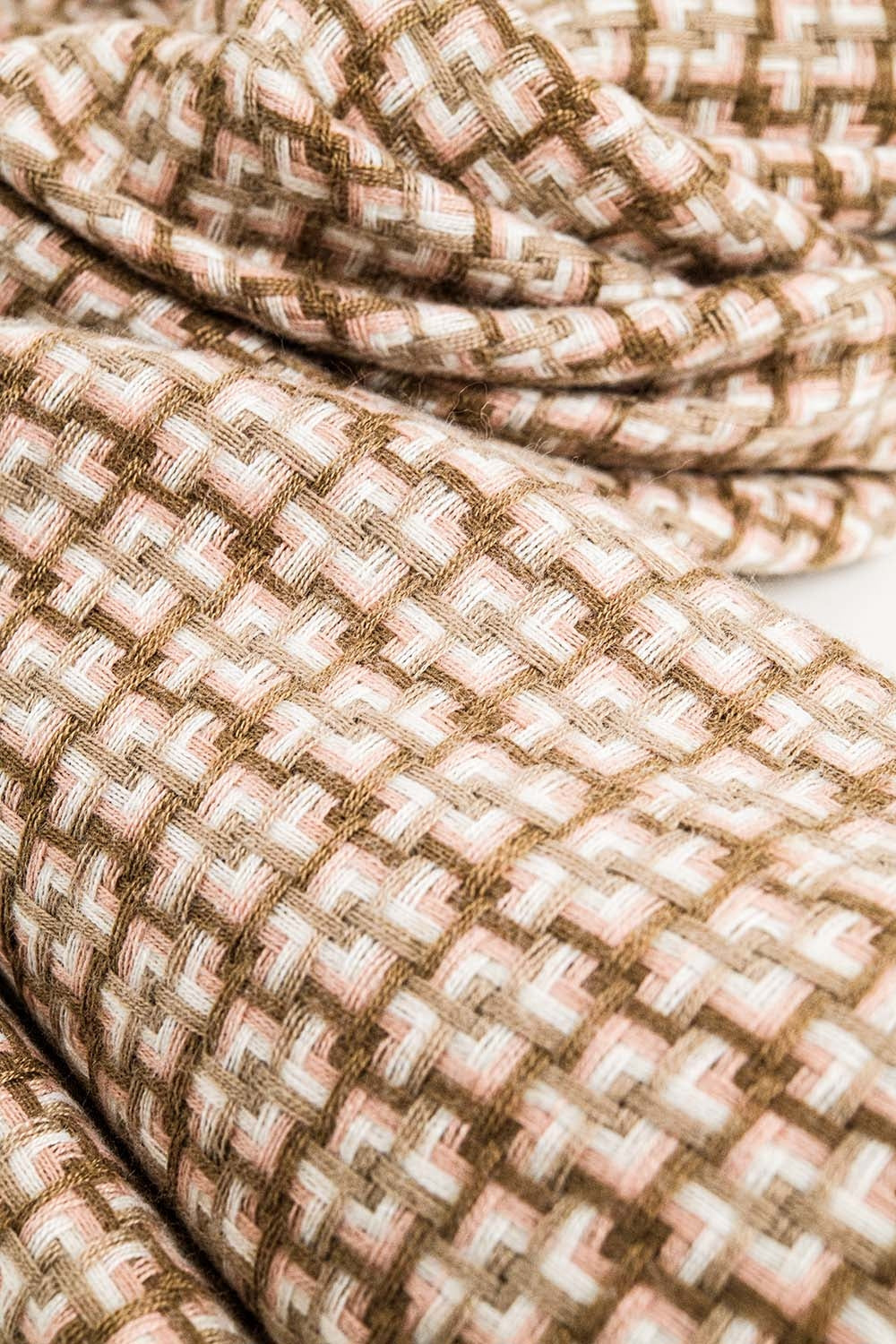 Lenço rosa super macio com impressão geométrica