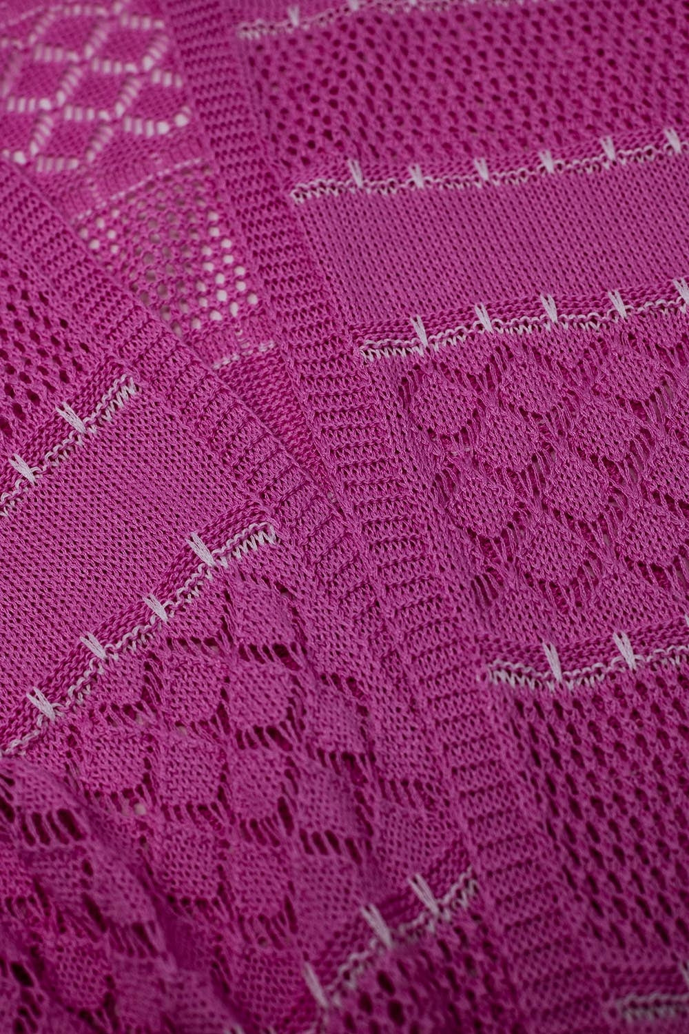 Maxi-casaco de croché cor-de-rosa com mangas compridas