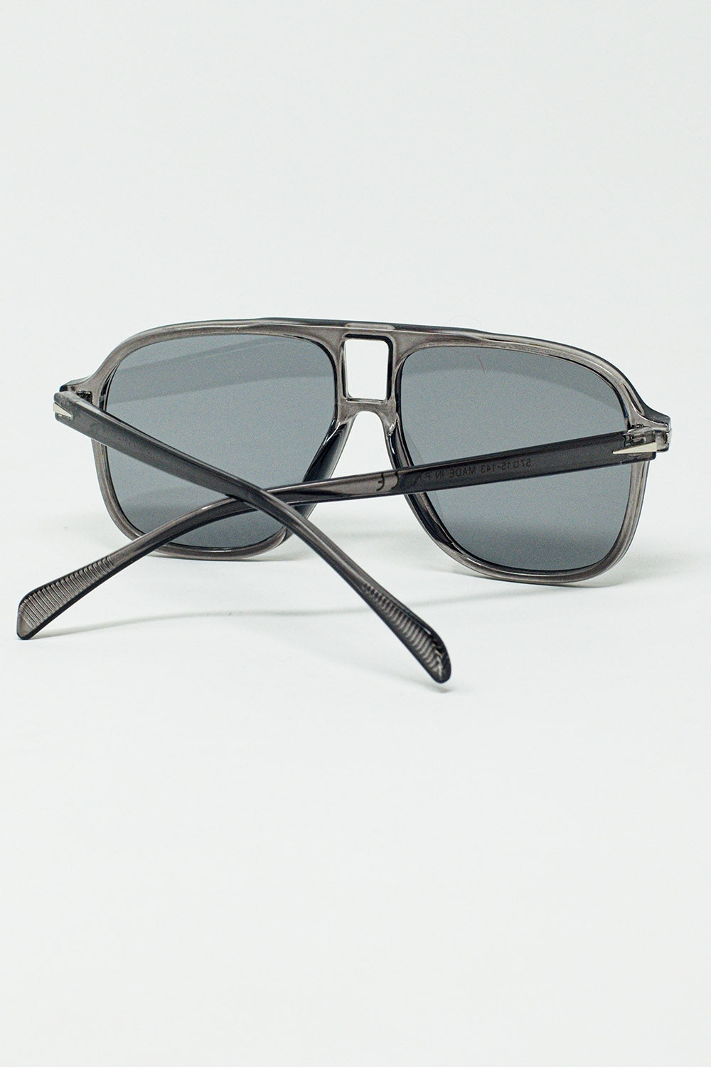 Óculos de sol Oval Aviator com lentes cinzentas fumadas em cinzento