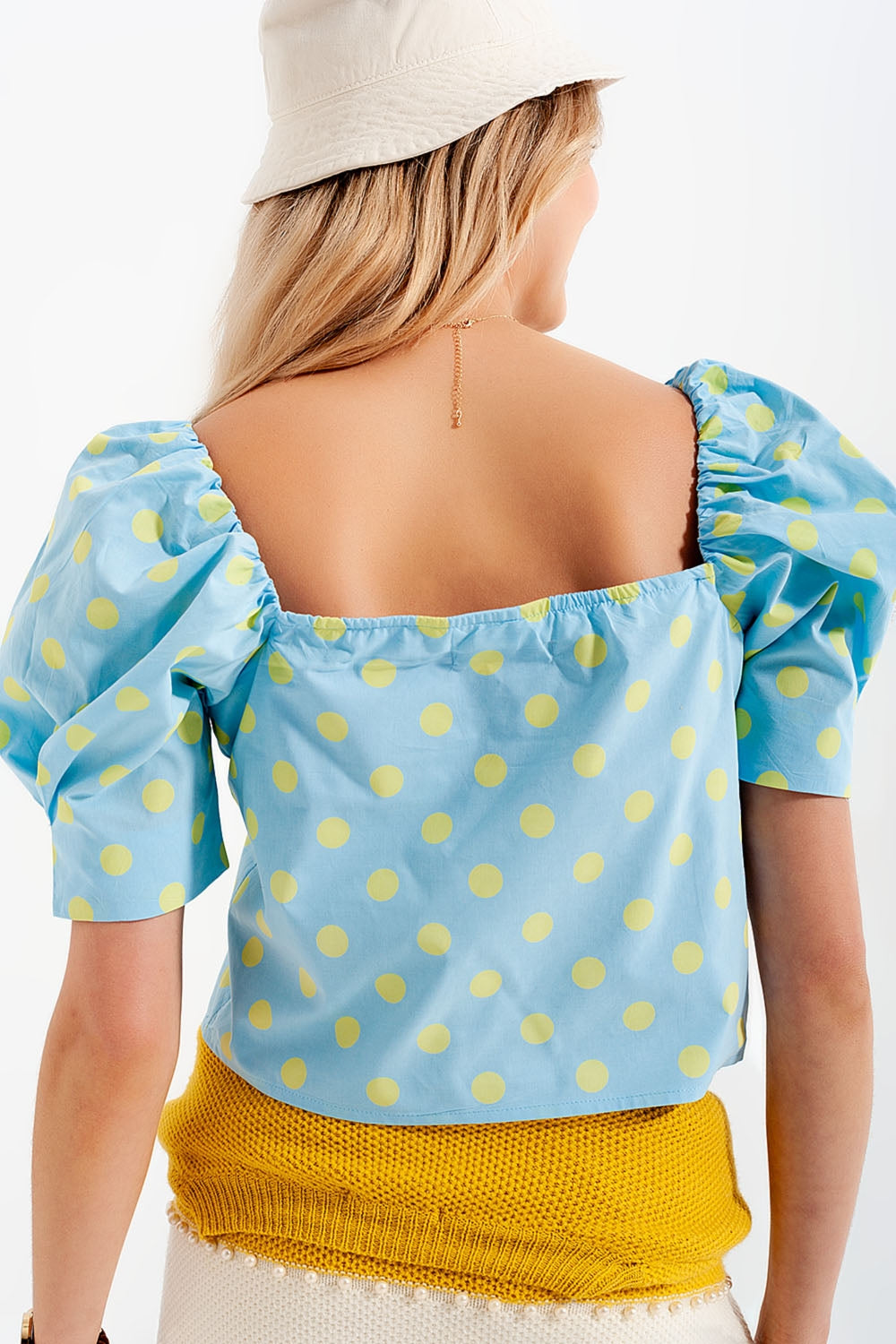Polka dot top com mangas bufantes e decote quadrado azul e verde