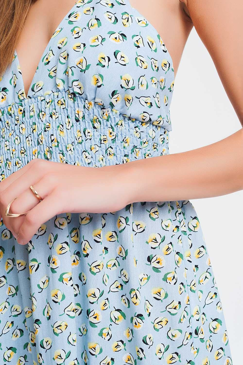 Vestido longo floral azul com costas abertas