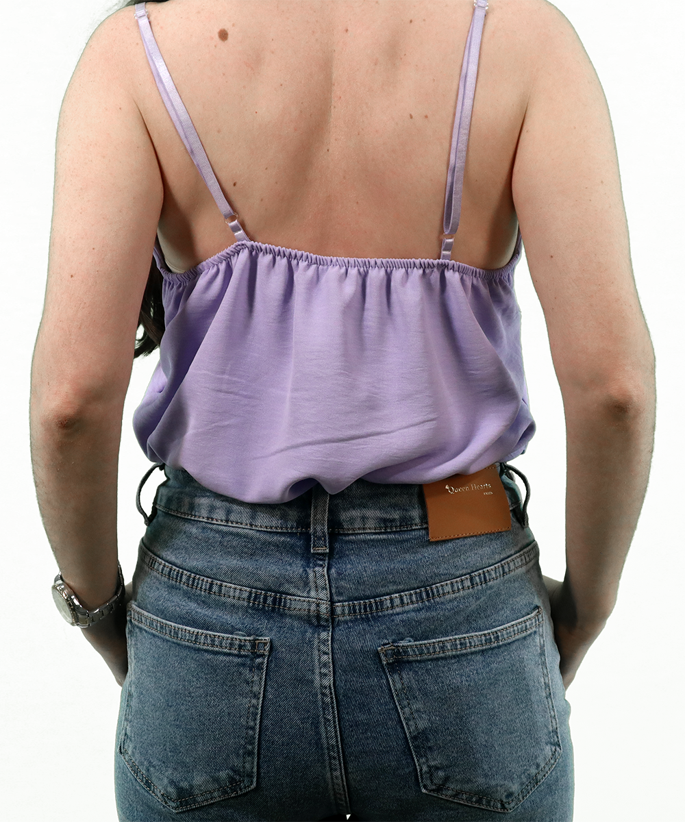 Top lilás com renda