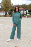 Conjunto de malha Confort (verde e bege)