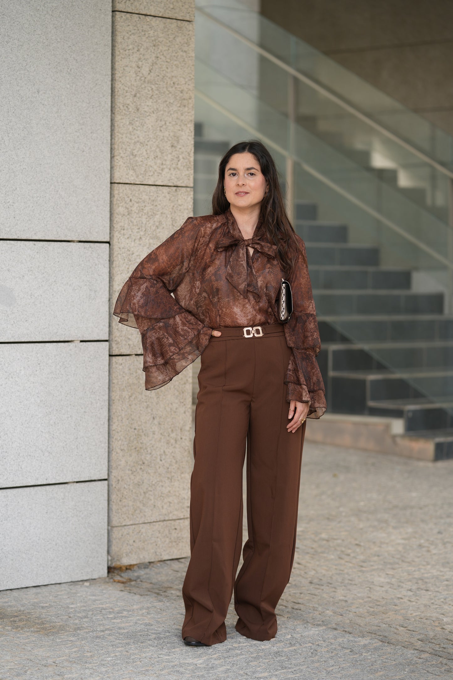 Calça clássica castanha