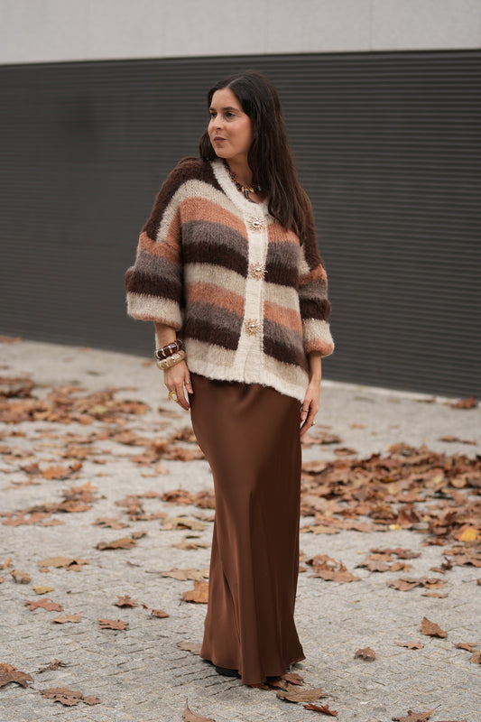 Saia acetinada castanha