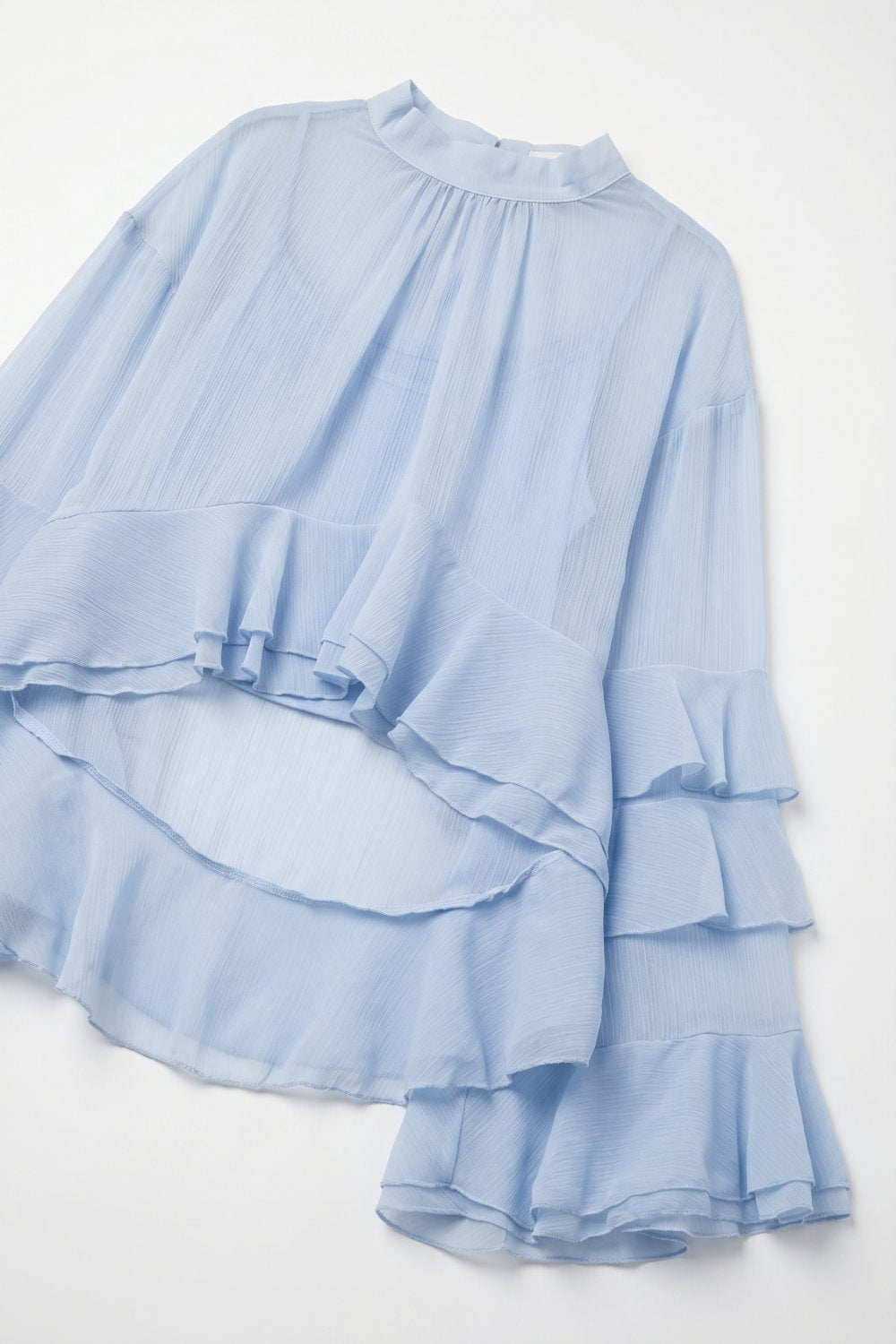 Blusa Assimétrica com Babados em Camadas de Chiffon em Azul Claro