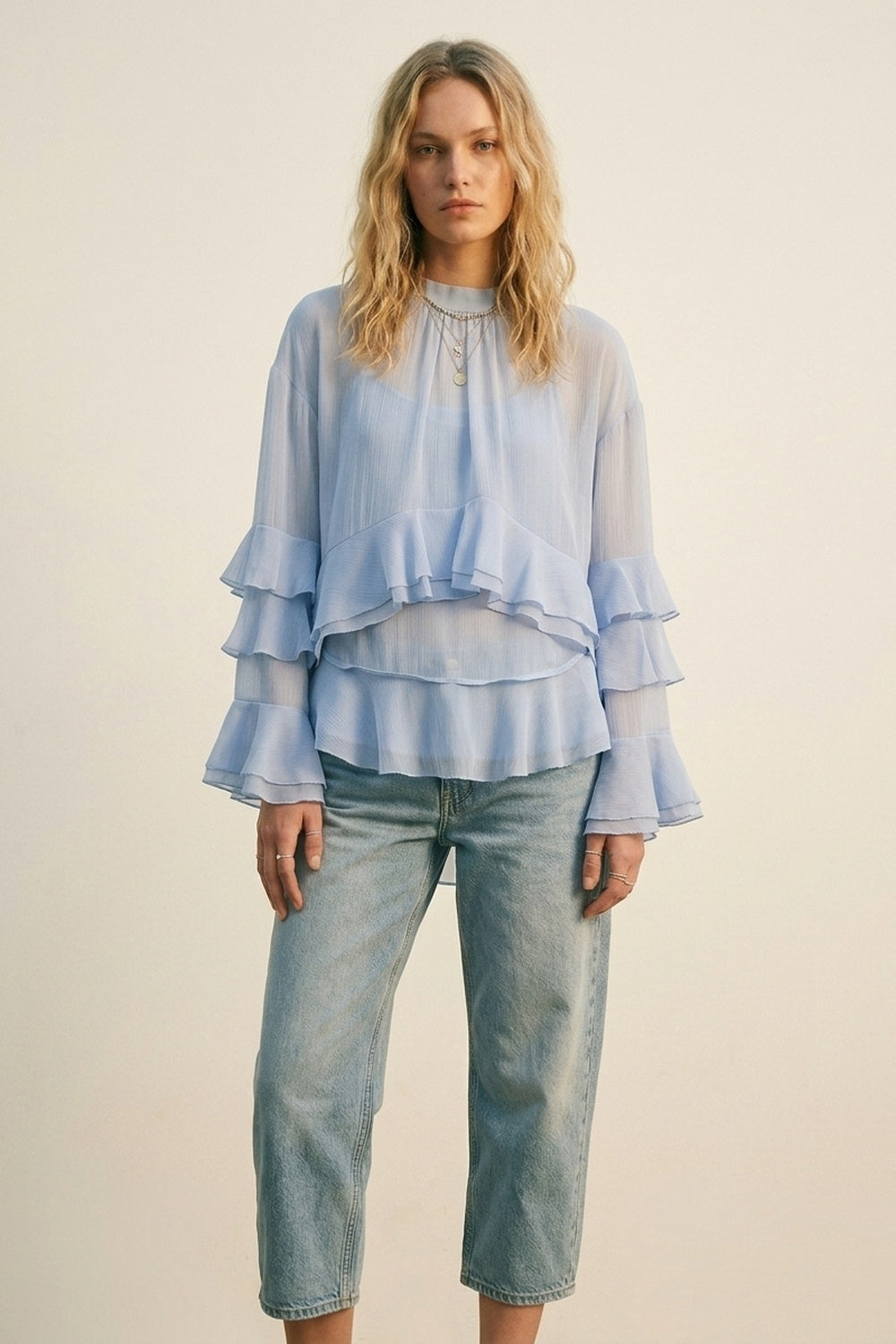 Blusa Assimétrica com Babados em Camadas de Chiffon em Azul Claro