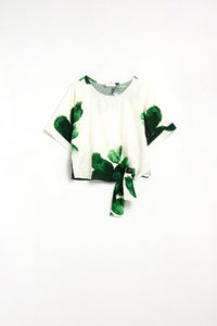 Blusa Cropped Com Estampa Floral em Verde Amarrada na Cintura