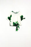 Blusa Cropped Com Estampa Floral em Verde Amarrada na Cintura