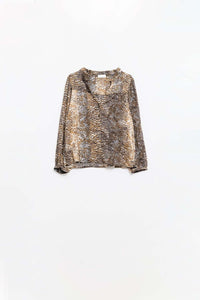 blusa de chiffon marrom com estampa de oncinha