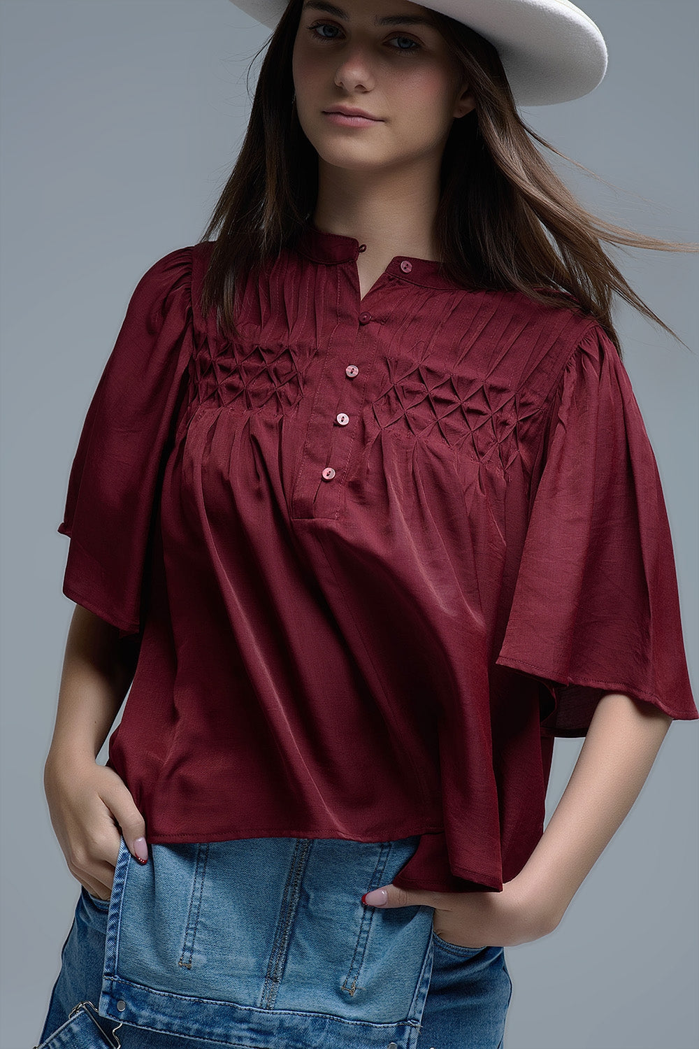 Blusa descontraída de estilo boémio cor de vinho com pormenores bordados