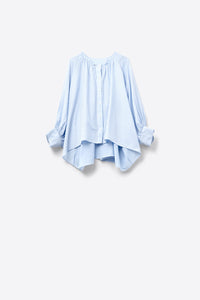 Blusa Listrada com Mangas Bufantes em Azul Bebê