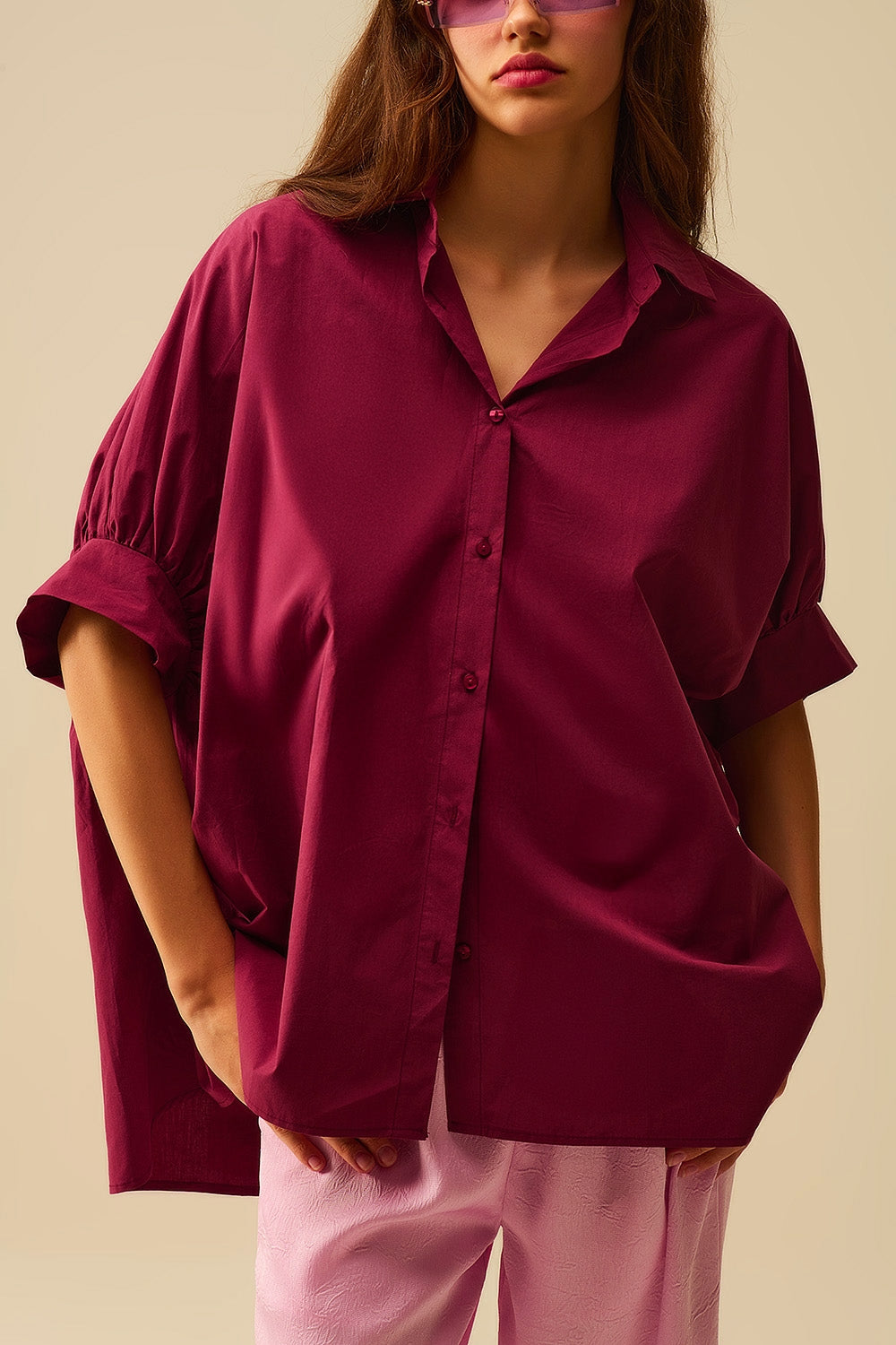 Q2 Blusa oversized borgonha com manga curta