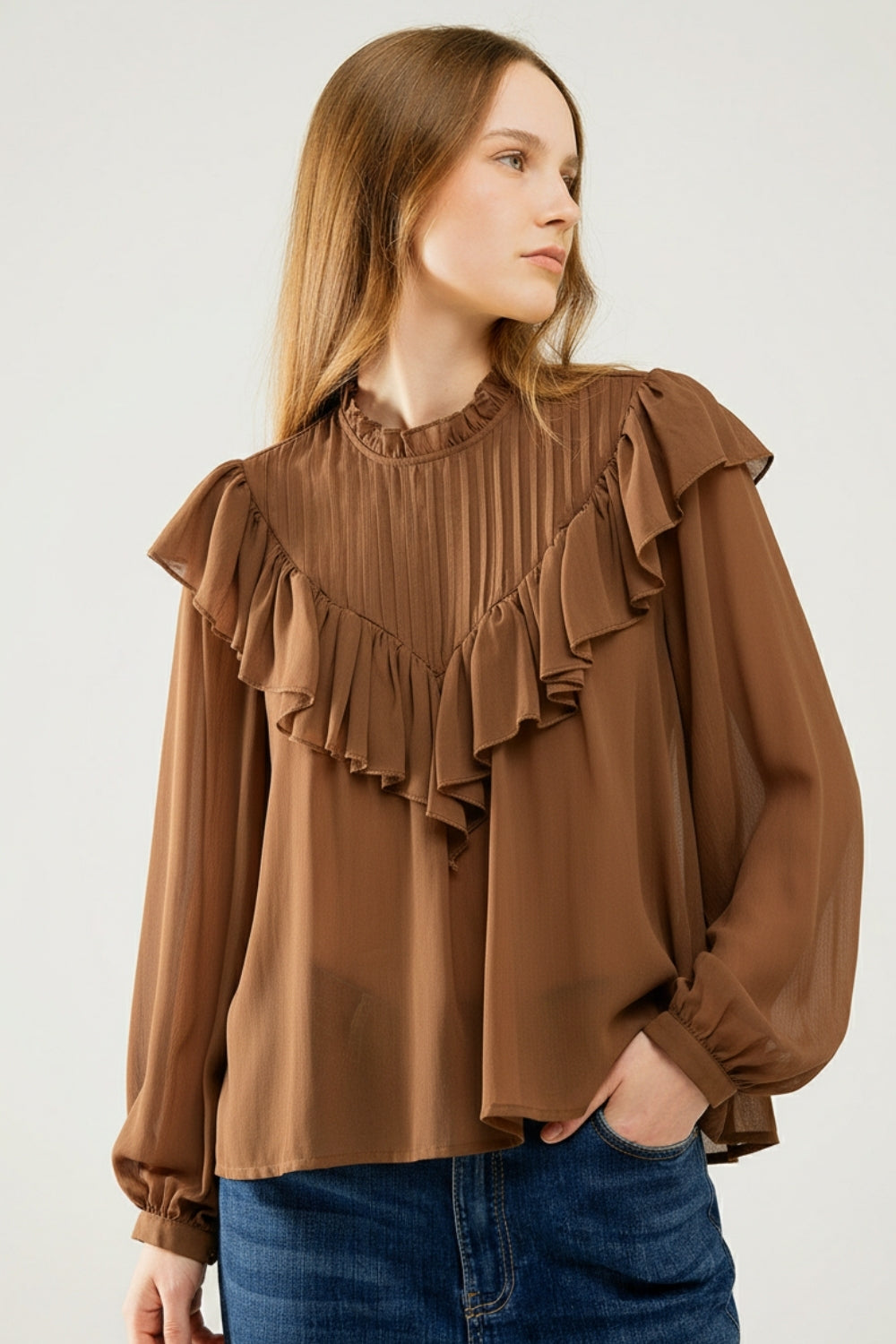 Q2 Blusa romântica castanha de manga comprida com folhos em tecido de chiffon
