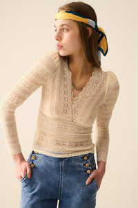 Blusa Romântica de Renda com Decote em V e Mangas Compridas em Bege