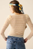 Blusa Romântica de Renda com Decote em V e Mangas Compridas em Bege
