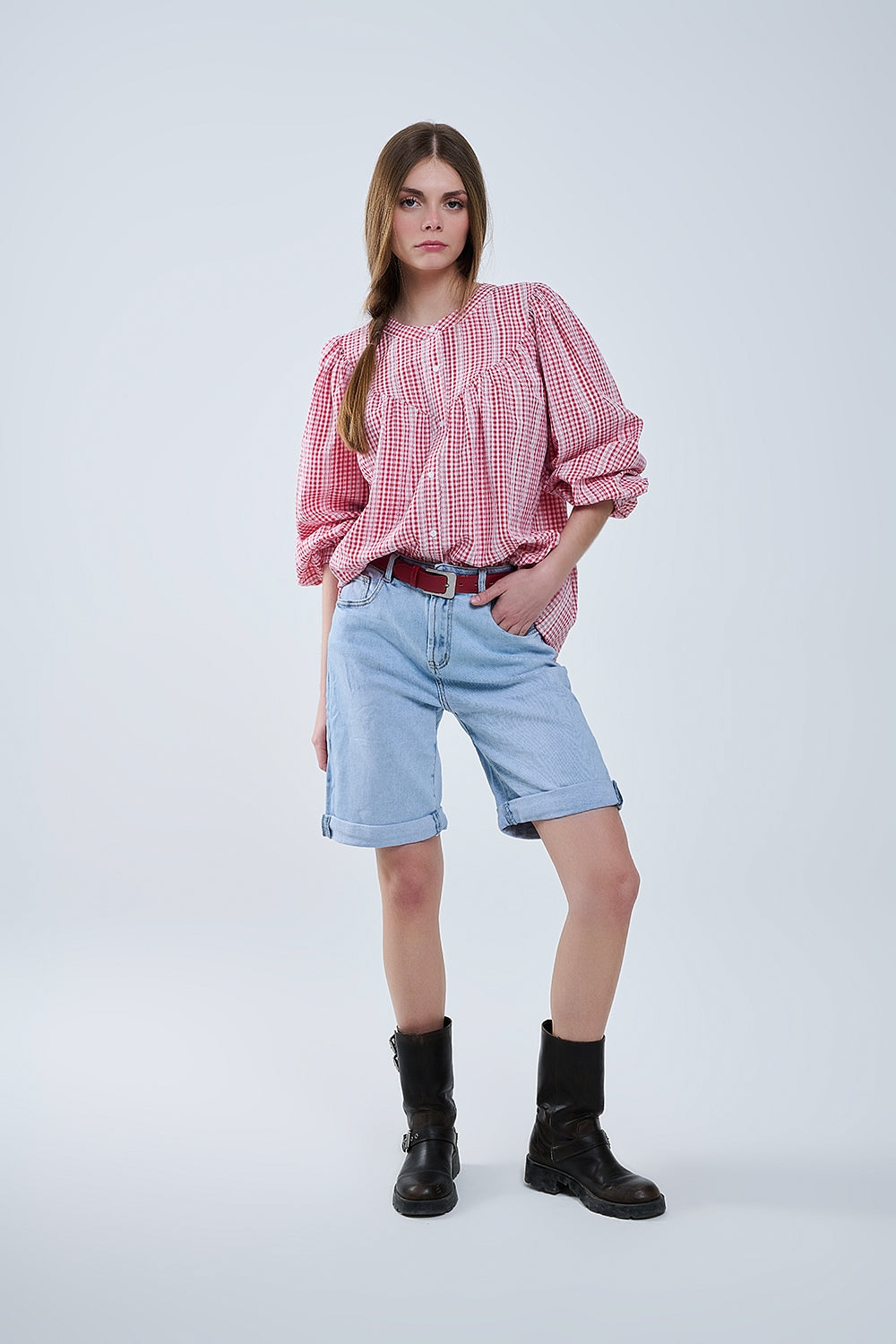 Blusa sem gola com mangas largas em vermelho e branco