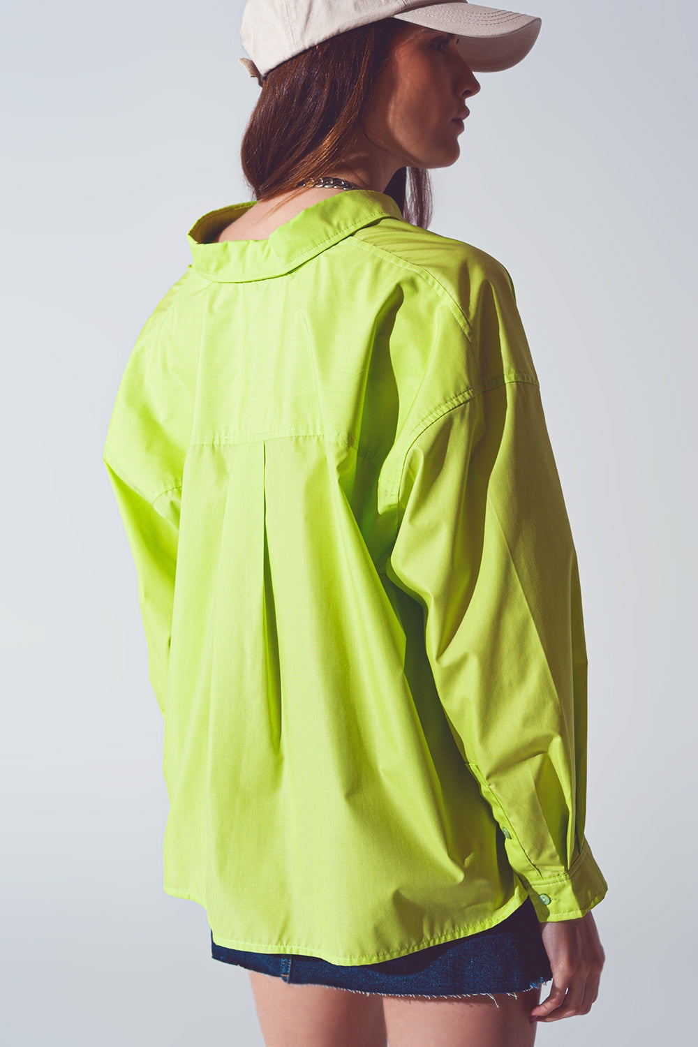 Blusa solta em verde lima