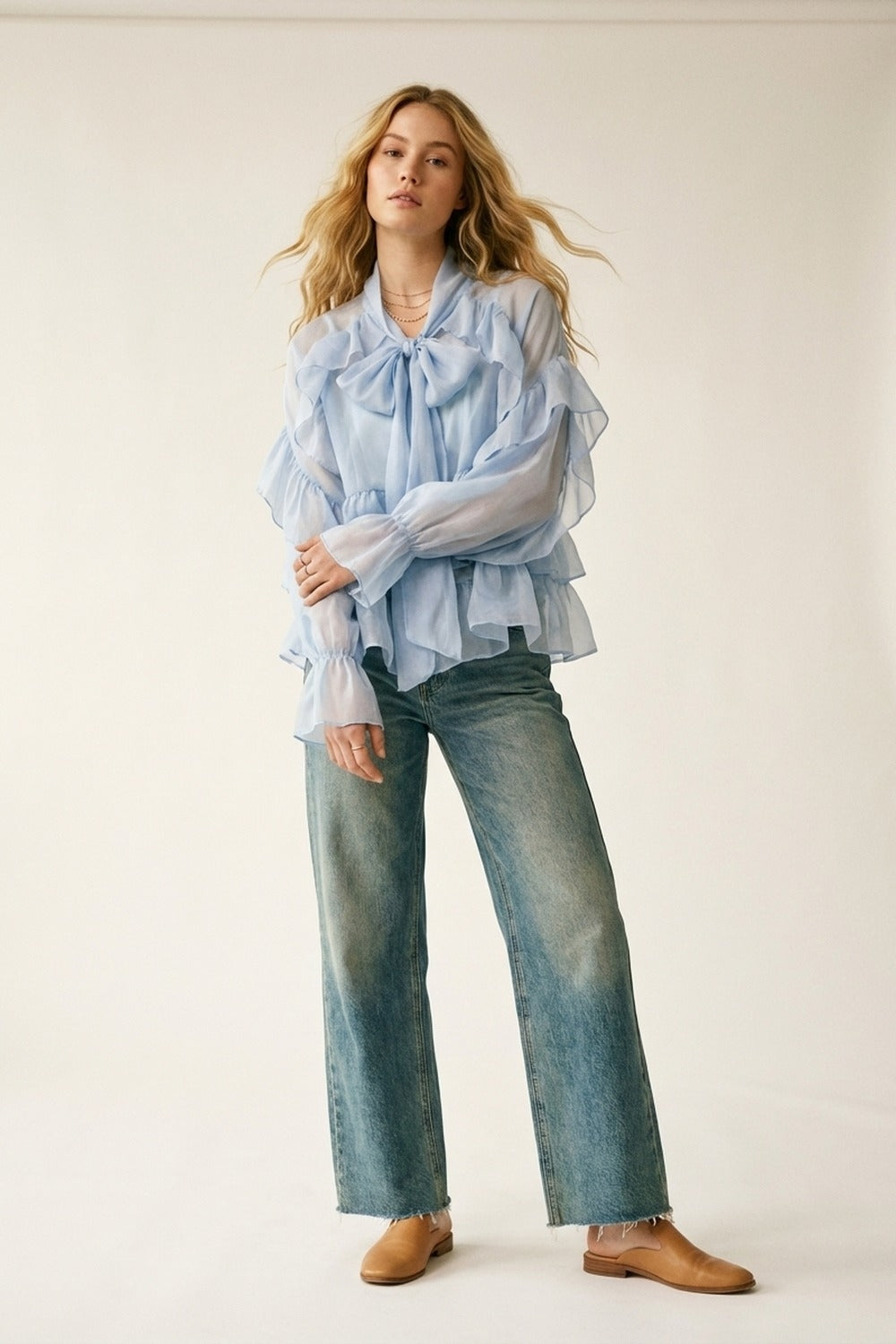Blusa Transparente Azul Claro com Babados em Tecido de Chiffon