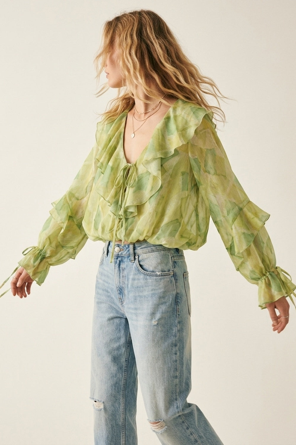 Q2 Blusa Transparente Verde Claro com Babados e Amarração Frontal