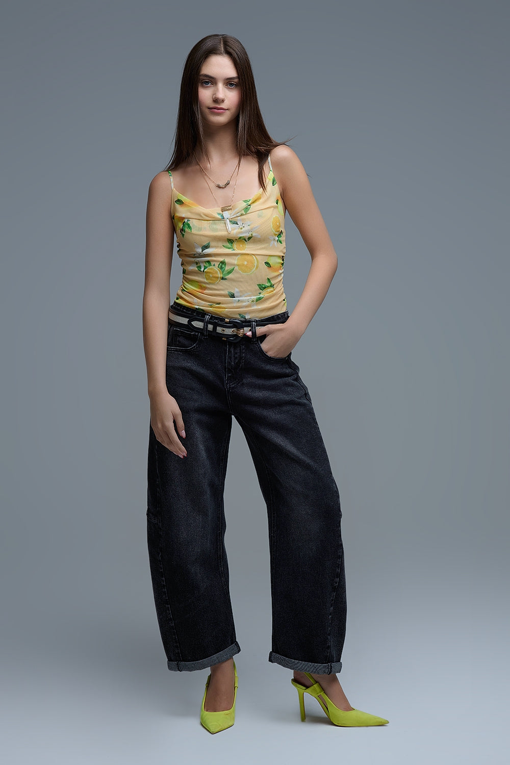 Body top amarelo com estampado de limão em tecido de malha