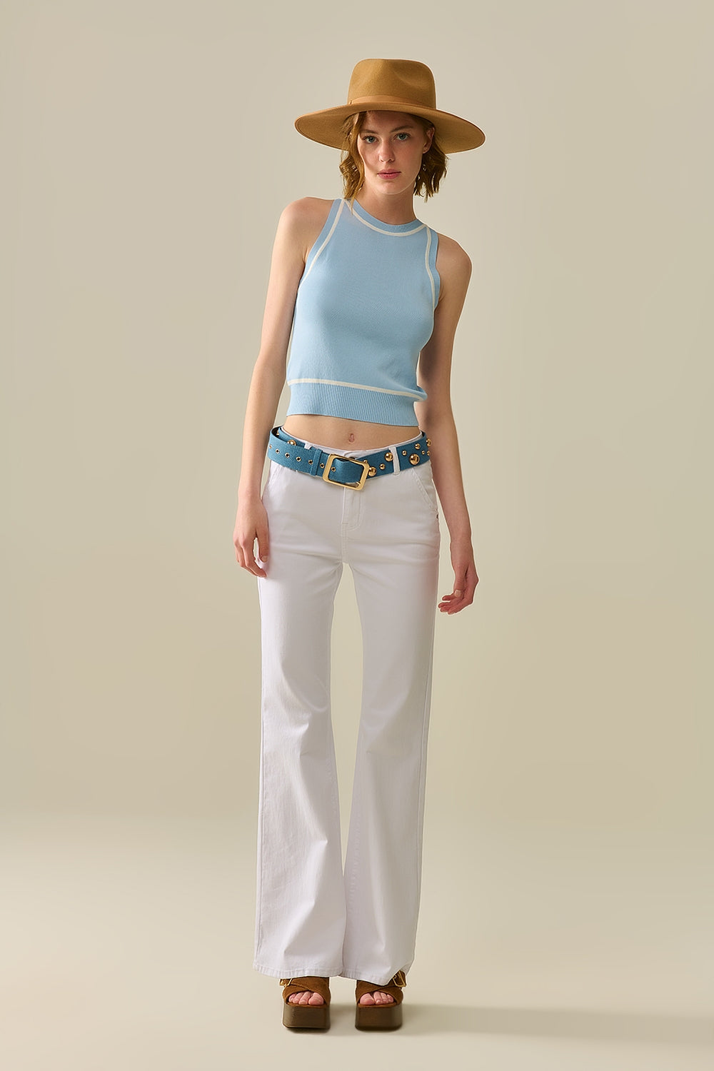 Calças Brancas Flare Confortáveis e Elásticas