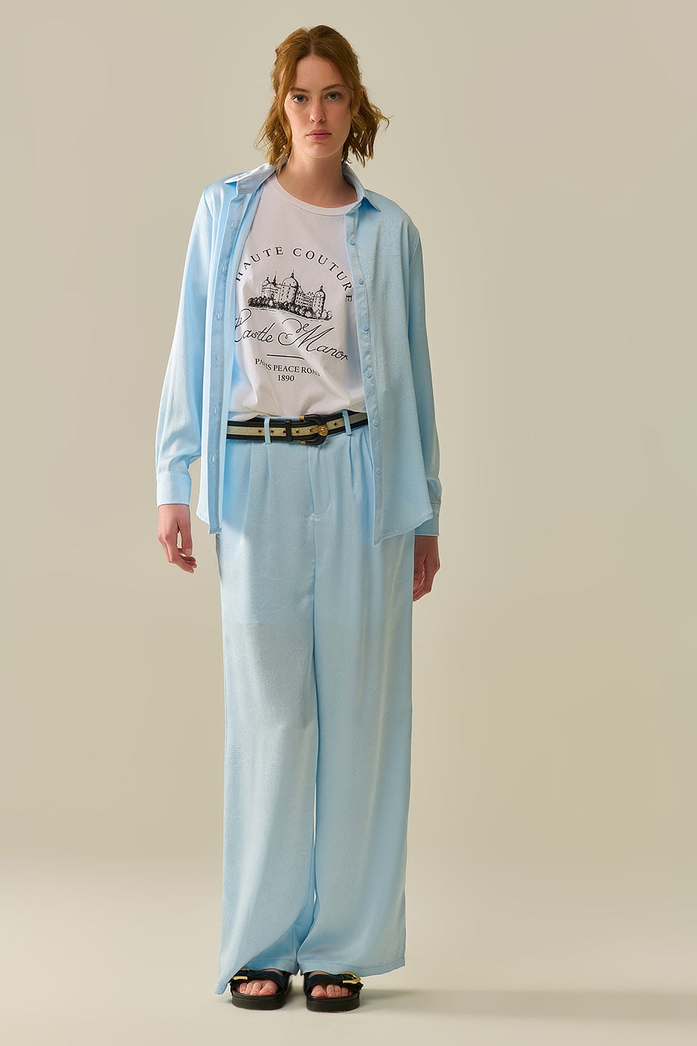 Calças de cetim sob medida com perna larga em azul bebê