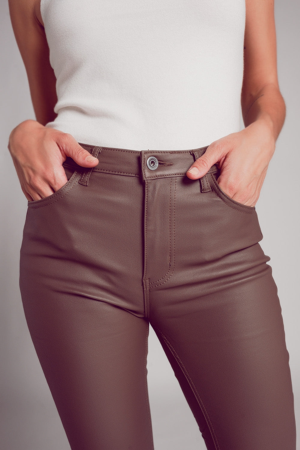 Calças de Falso Couro Esticadas em bege