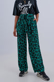 Calças de fundo largo em verde leopardo