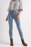 Q2 Calças de ganga azul skinny com rasgões nos joelhos