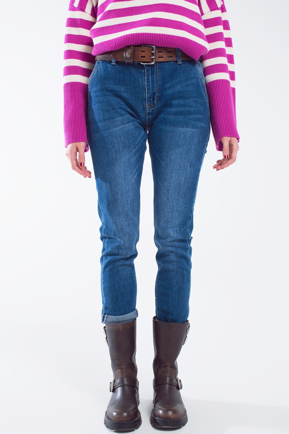 Q2 Calças de ganga básicas de alças com bolsos laterais em lavagem média