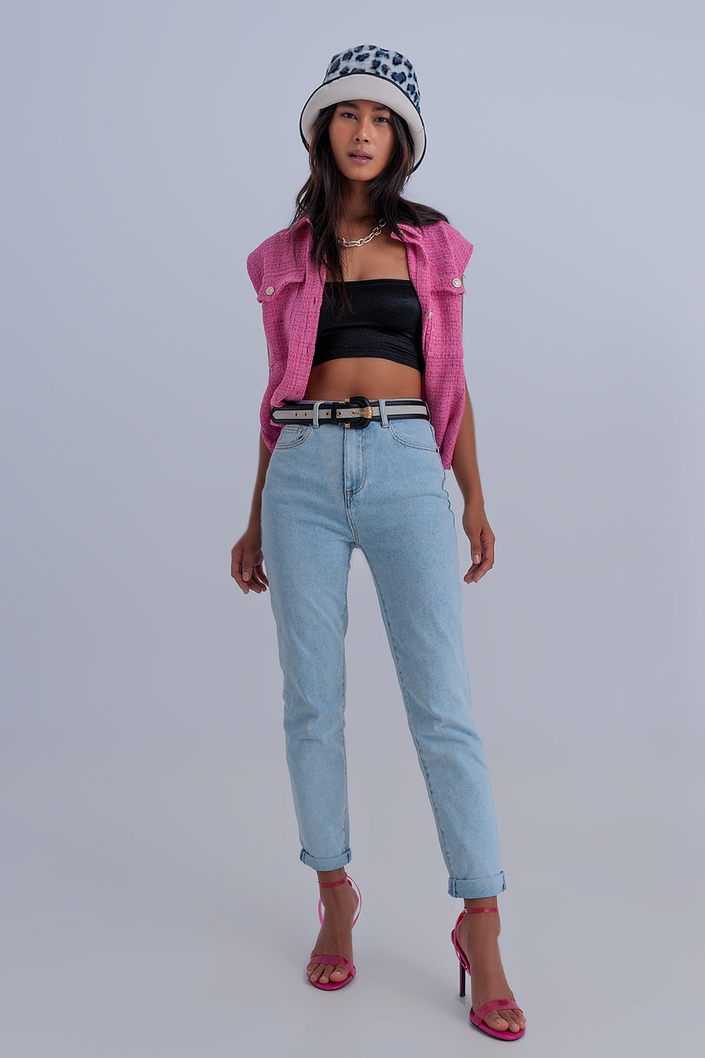 Calças de ganga básicas mom com lavagem clara