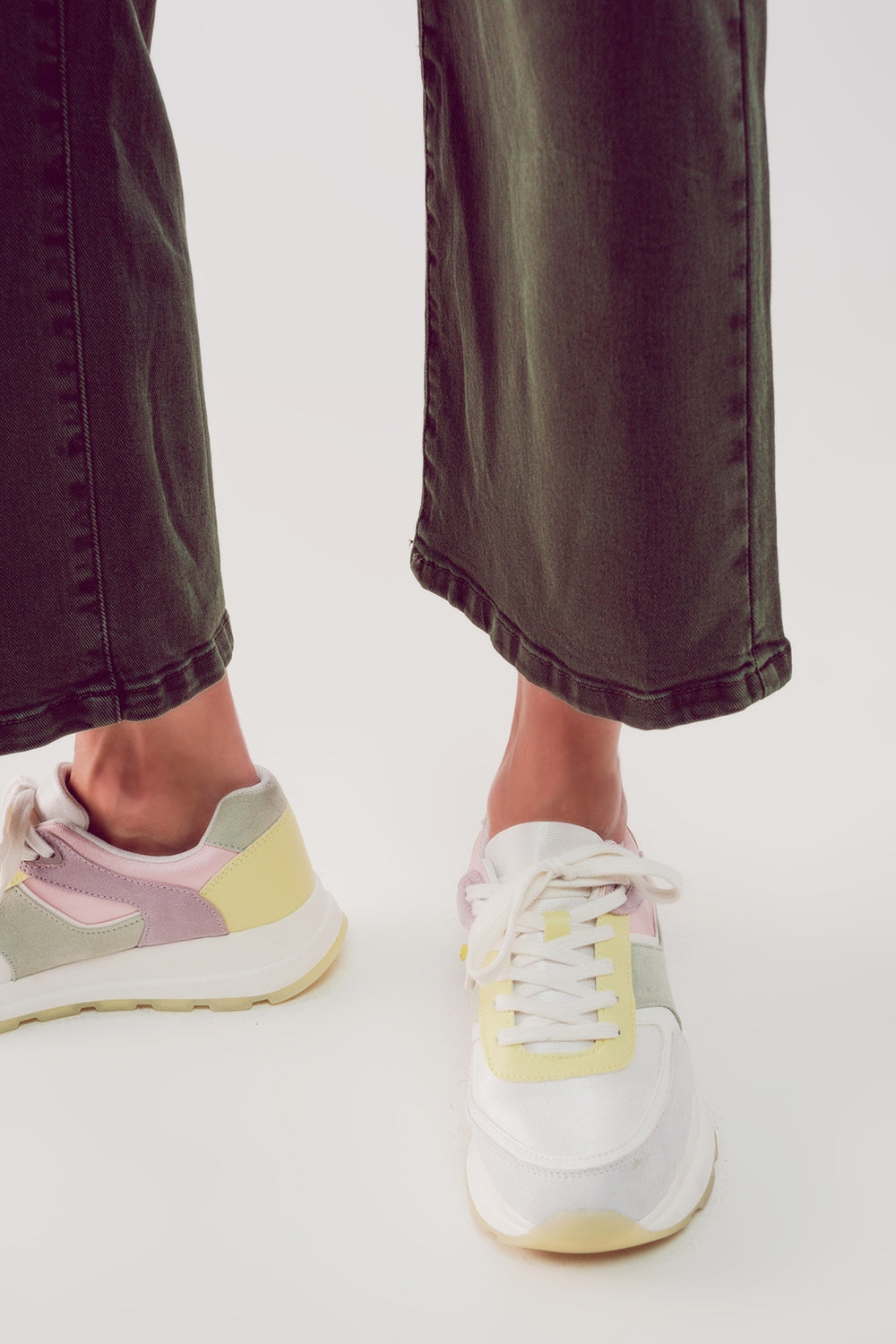 Calças de ganga capri cáqui com pernas largas