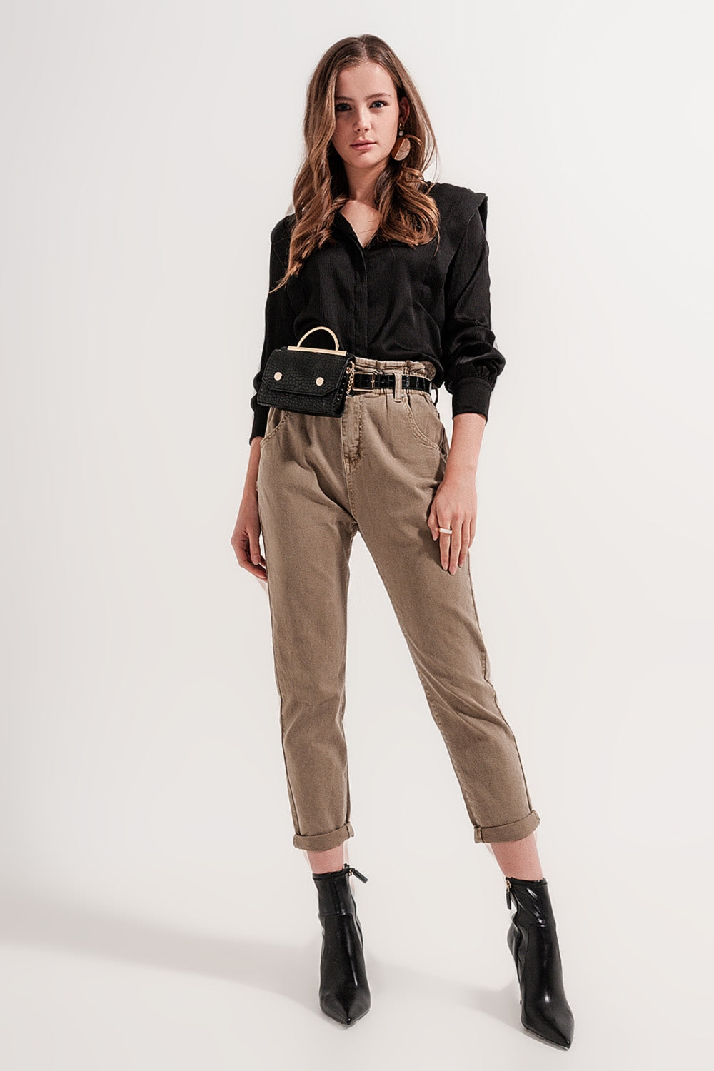 Calças de ganga com cintura elástica em bege