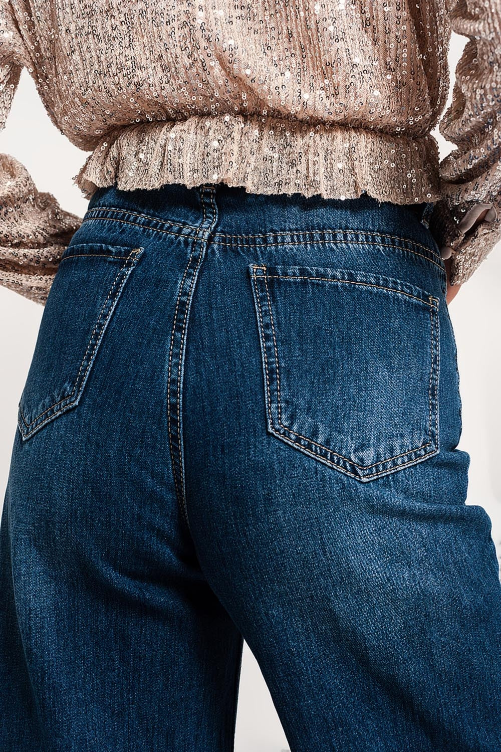 Calças de ganga Cropped azul com bainhas desfiadas